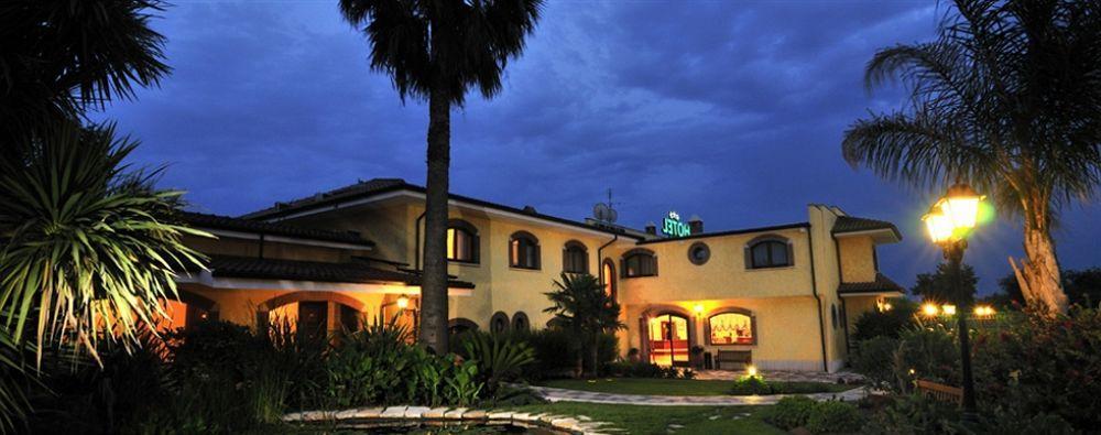 La Locanda Del Cavaliere Borgo Montello Экстерьер фото