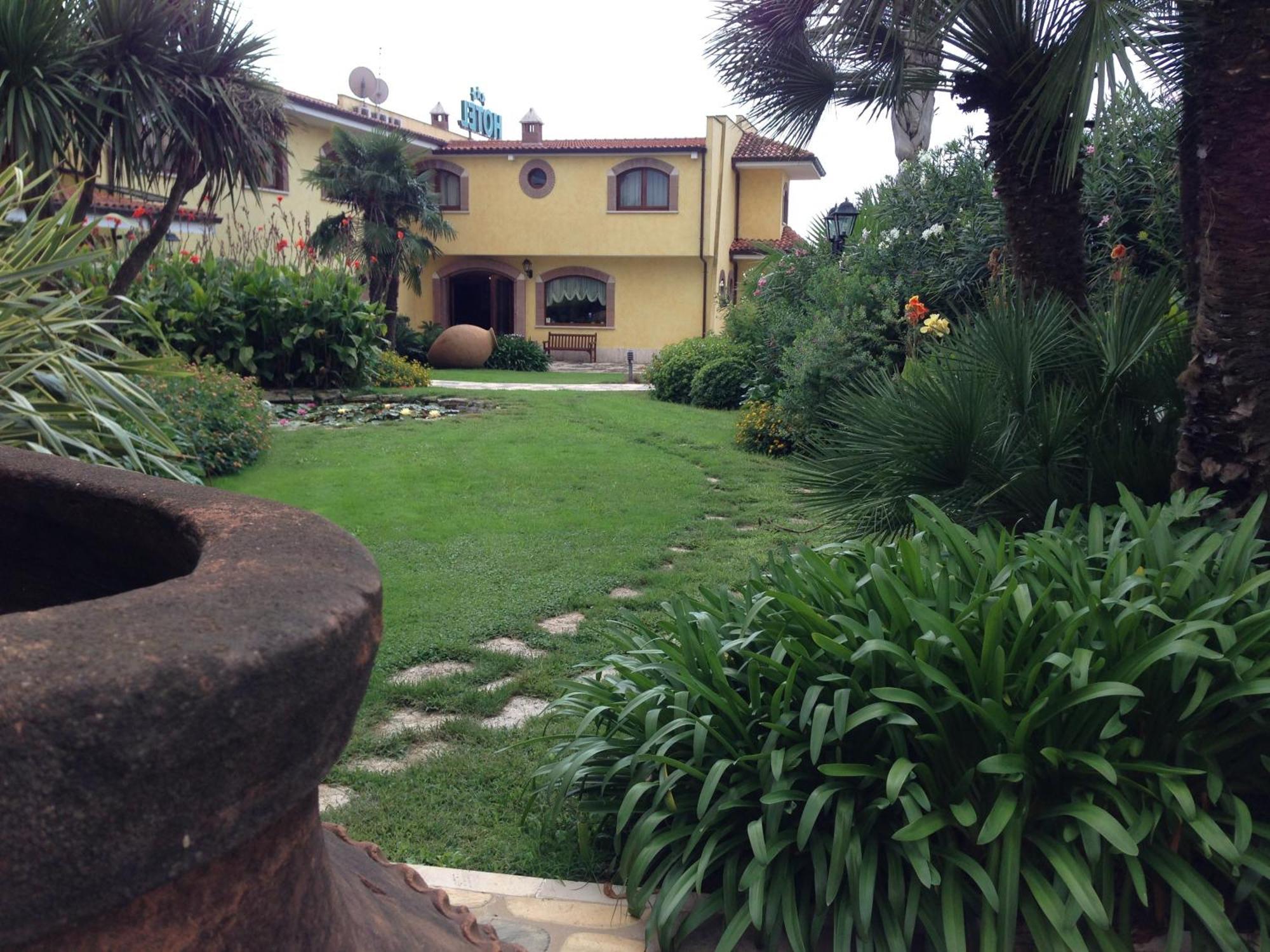 La Locanda Del Cavaliere Borgo Montello Экстерьер фото
