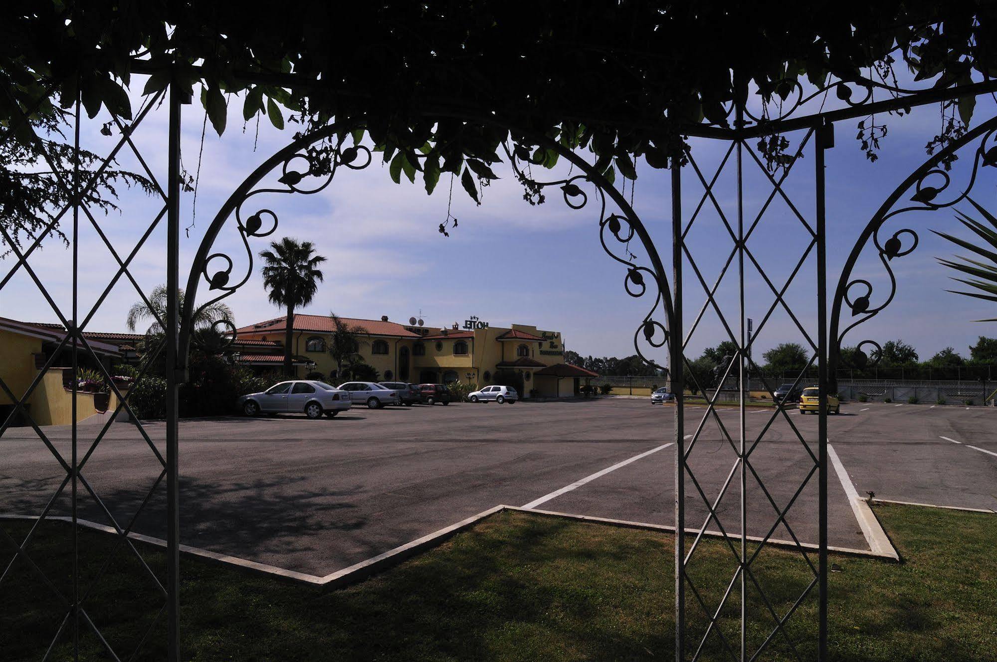 La Locanda Del Cavaliere Borgo Montello Экстерьер фото